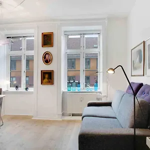 The Heart Of Copenhagen-queen's Neighbor Apartamento