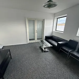 Airport House Apartamento